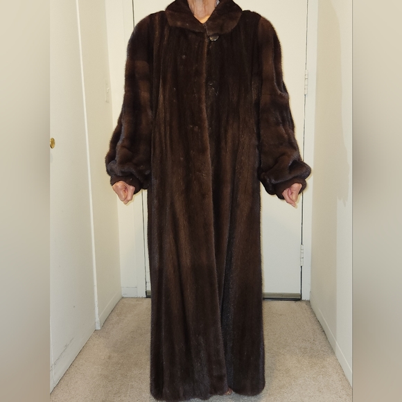Full Length Mahogany Mink Coat - Picture 9 of 10